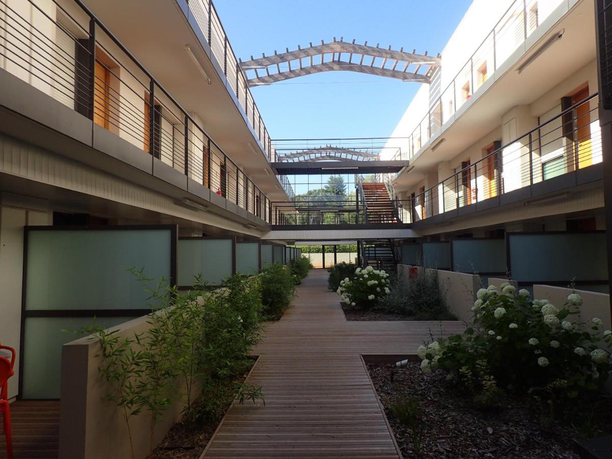 Les Jardins D'Athena Aparthotel Eguilles Exterior photo